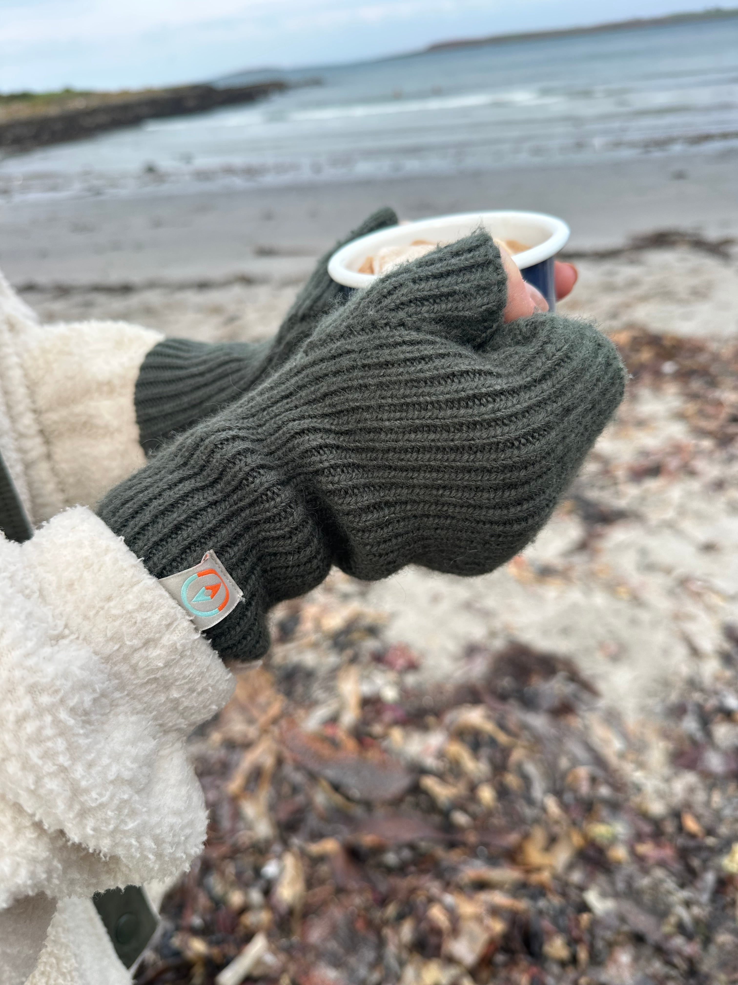 Cocoon Cosy Cuffs - Cashmere Fingerless Gloves – NORTHI