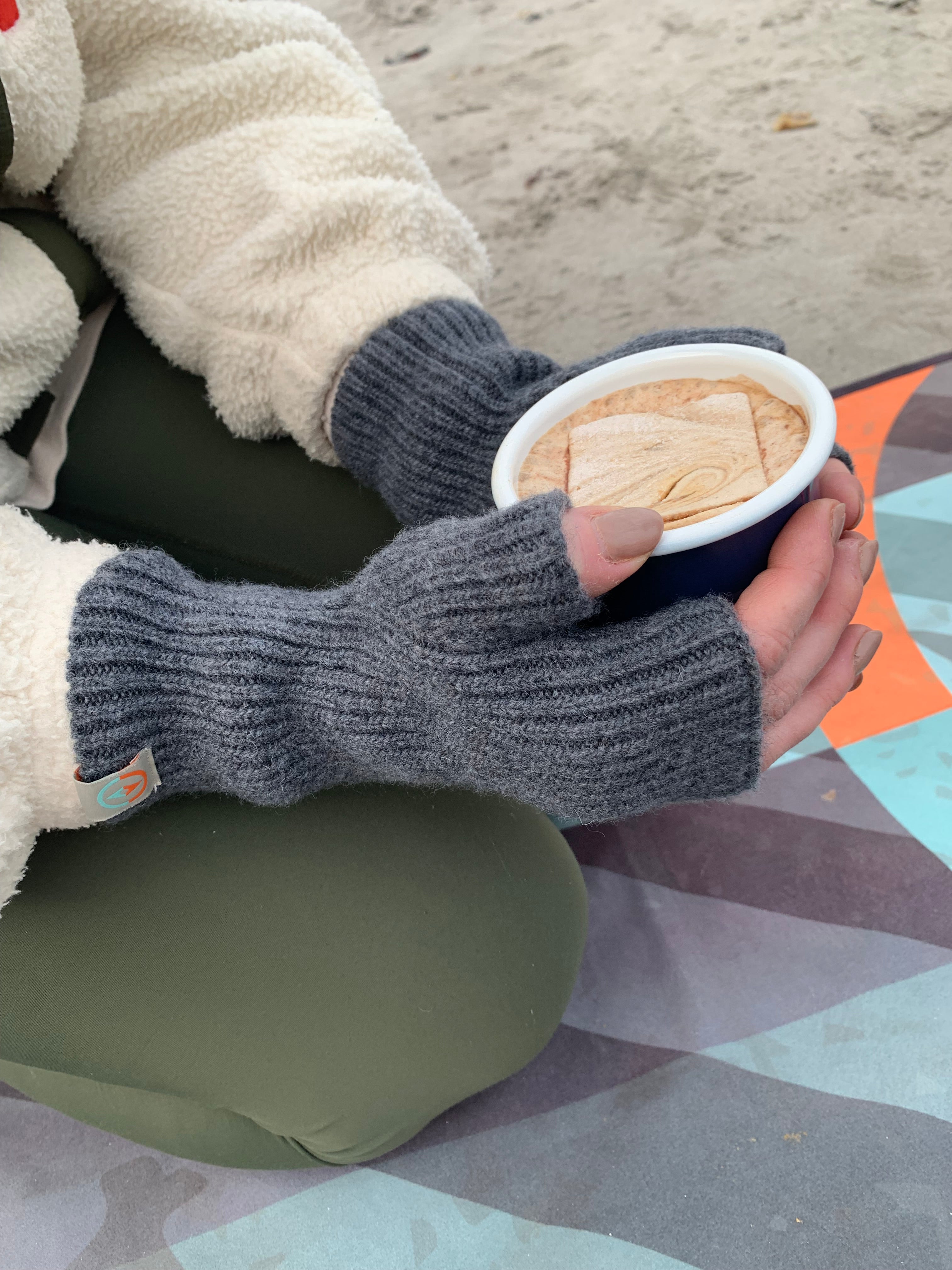 Cocoon Cosy Cuffs - Cashmere Fingerless Gloves – NORTHI