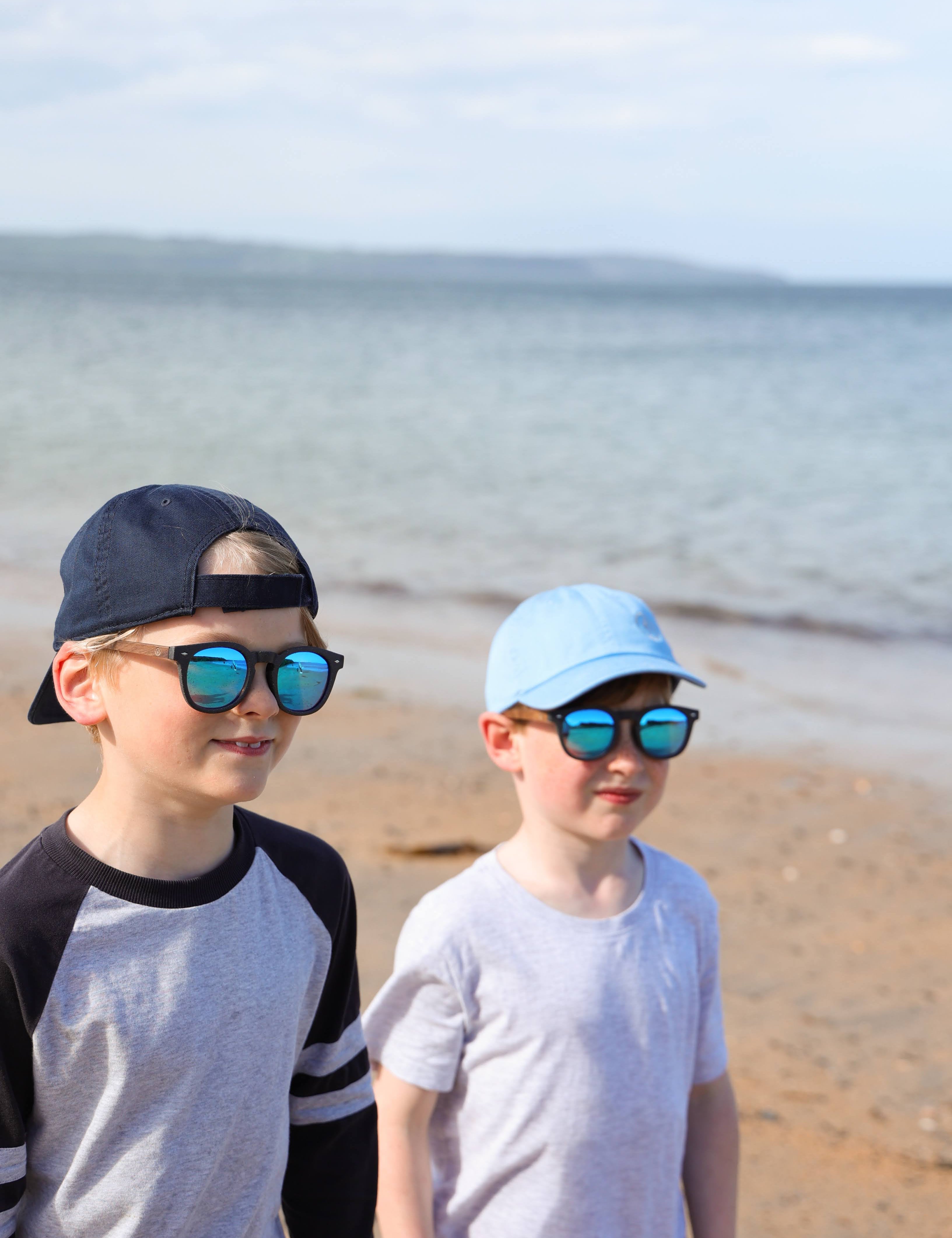 small adult frame and provides a neater fit without compromising on eye protection.
